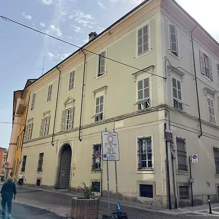 Minimal Loft In Centro A Daire Piacenza