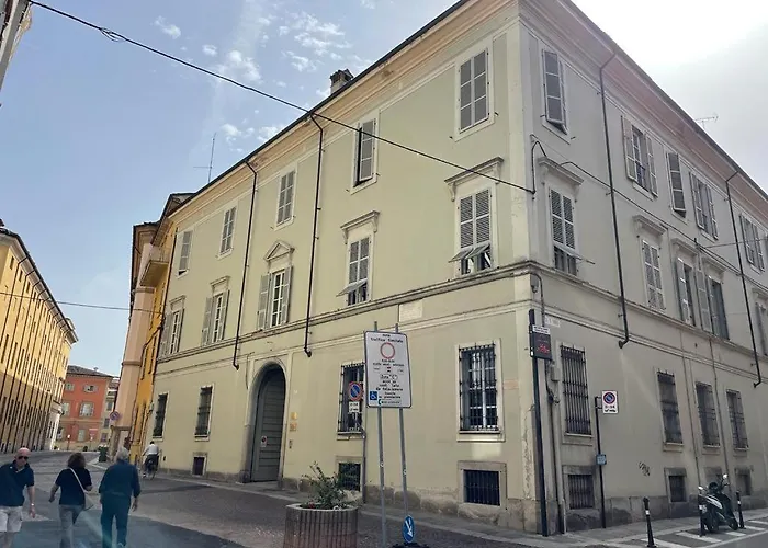 Minimal Loft In Centro A Daire Piacenza